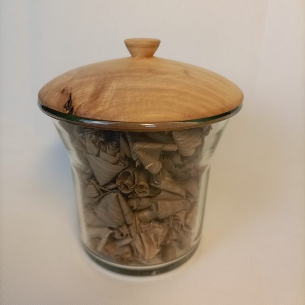 Vorratsglas mit Nussdeckel